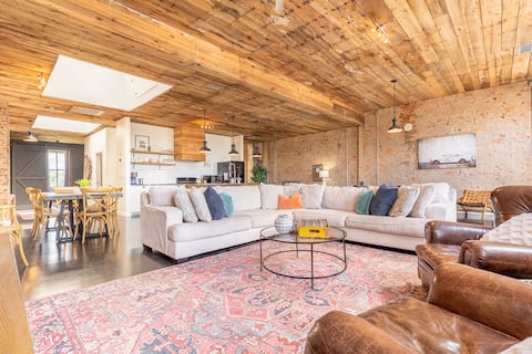 Gorgeous Home in the Heart of Historic Downtown