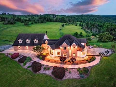 Lux Mansion w/Unbeatable View~Pickleball & Theatre