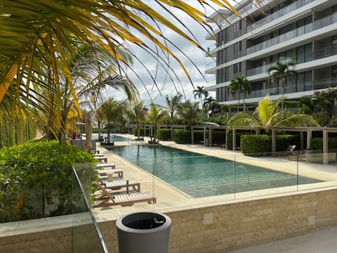 Beachfront Stay | Morros EOS