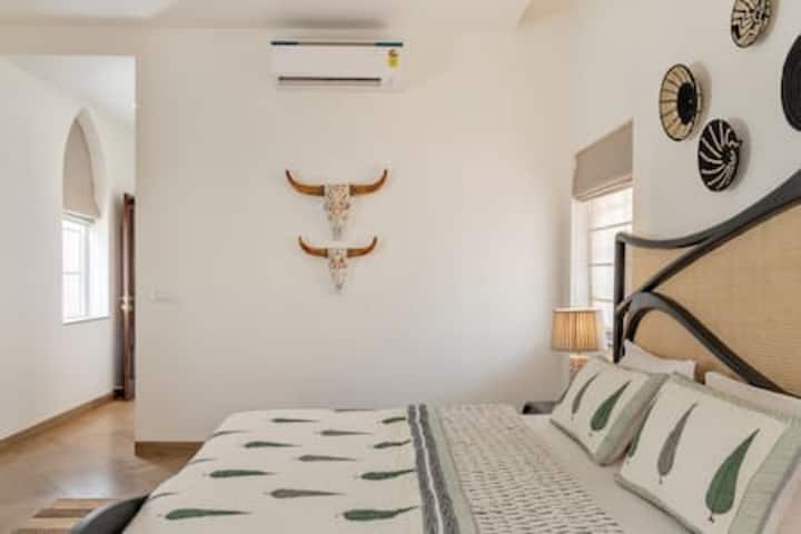 Bedroom 2 image 3
