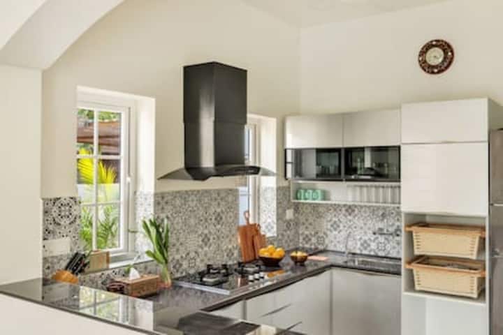 Full kitchen image 1