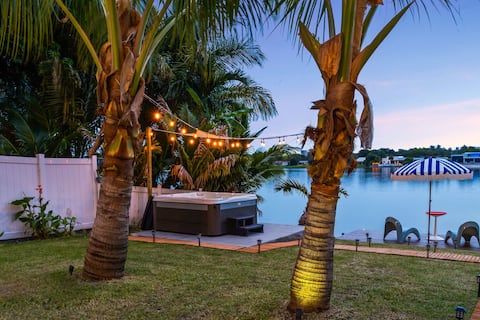 Lakefront Villa/Heated Pool/Jacuzzi/BKB/Ping Pong