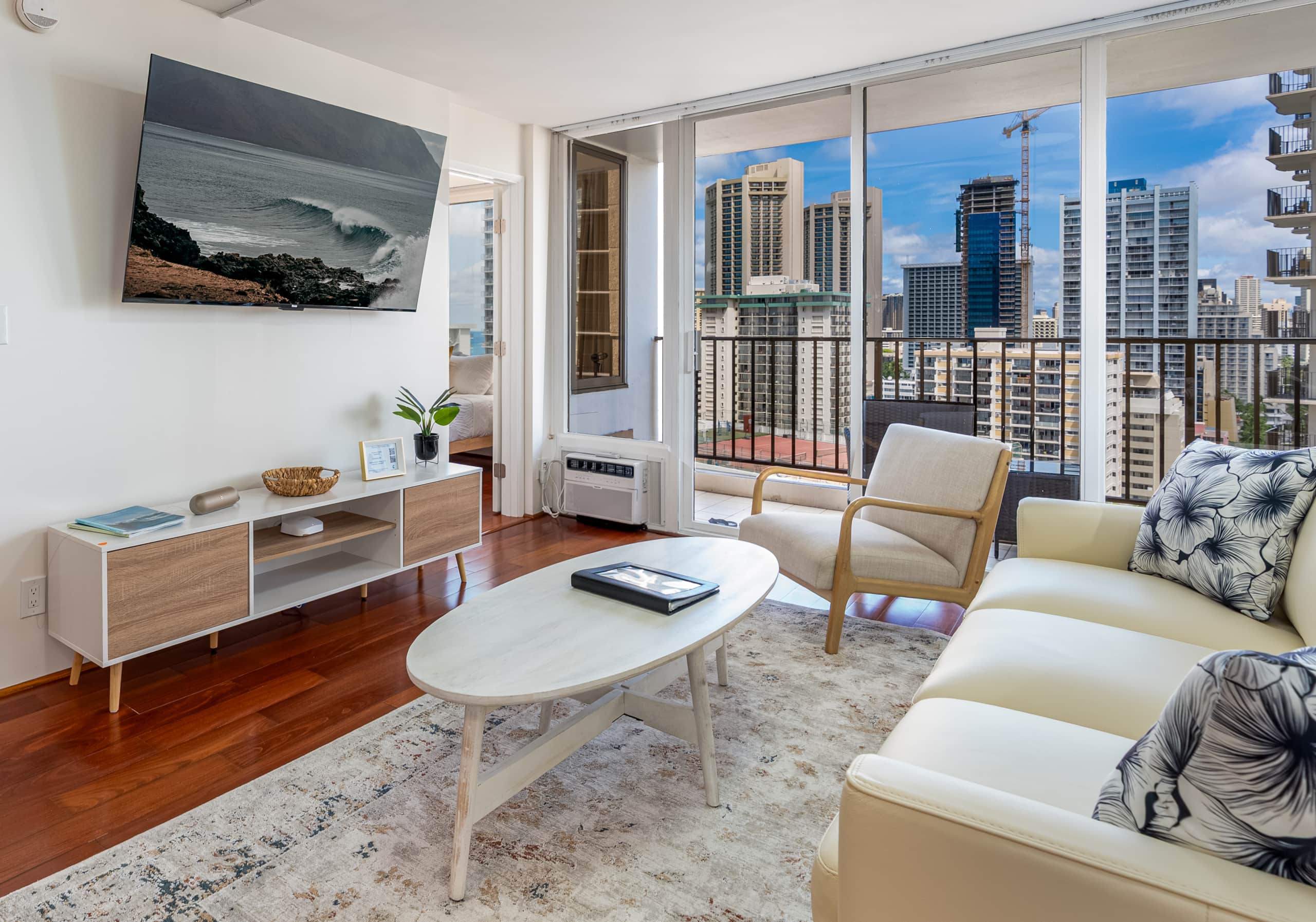 Newly Remodeled, Ocean Views, Free Parking - Image 2