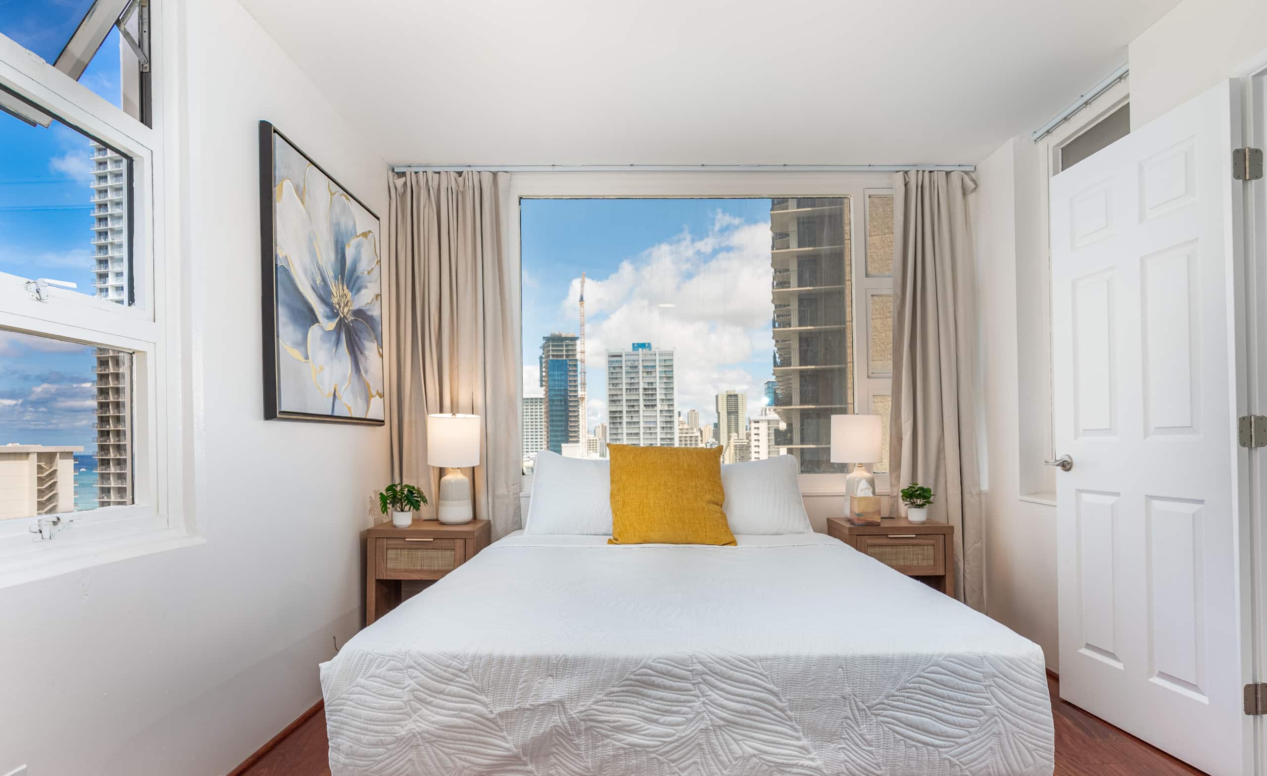 Newly Remodeled, Ocean Views, Free Parking - Image 18