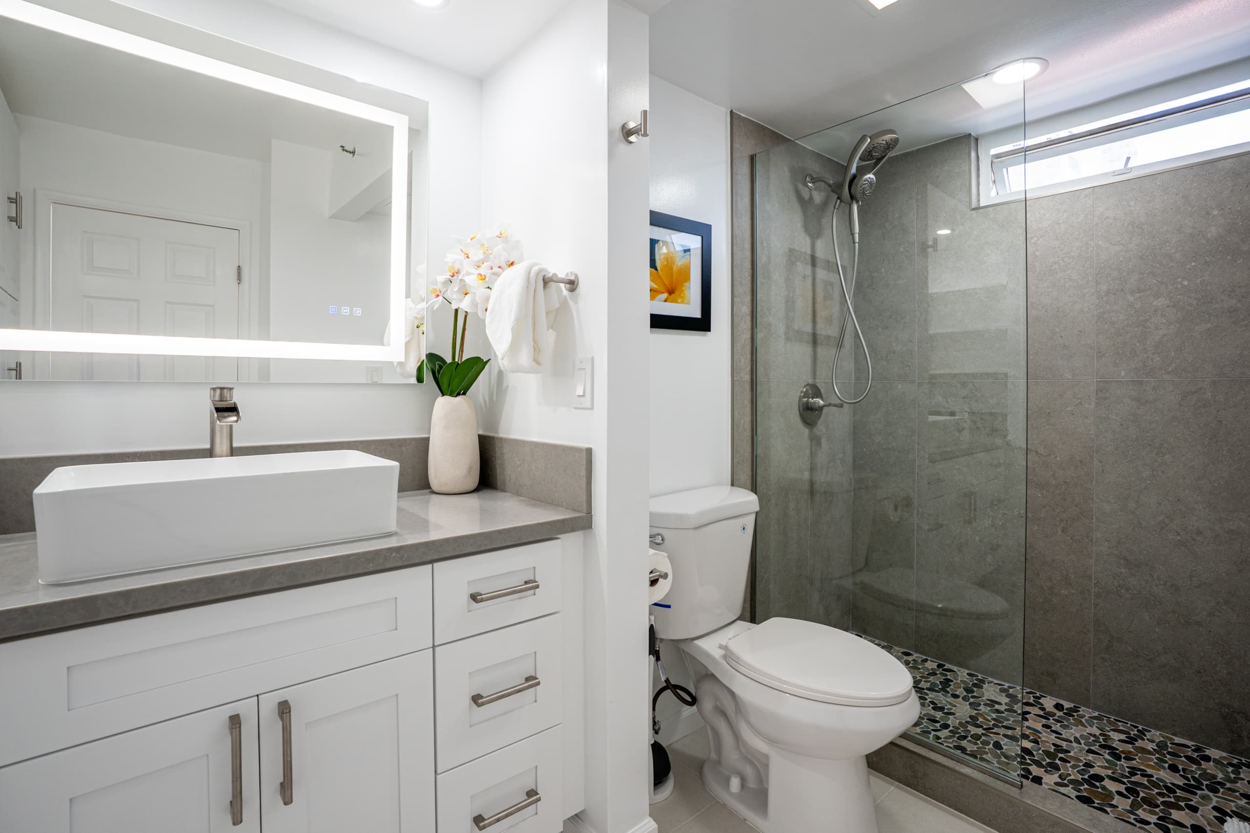 Newly Remodeled, Ocean Views, Free Parking - Image 22
