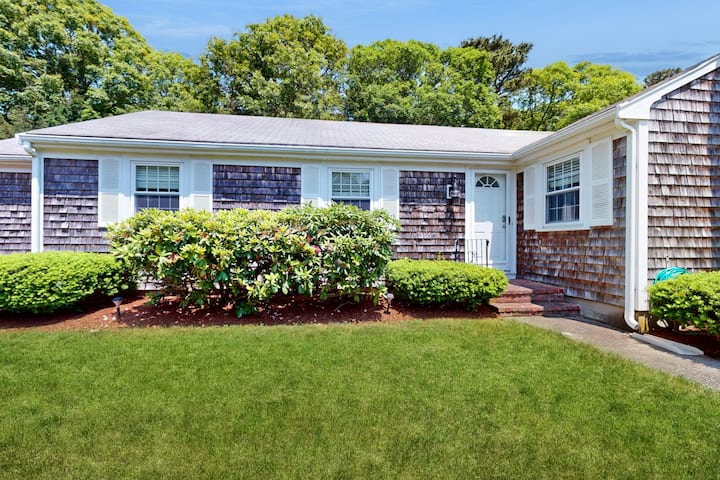 Charming Coastal Gem With Sunroom Near Pond - South Yarmouth, MA