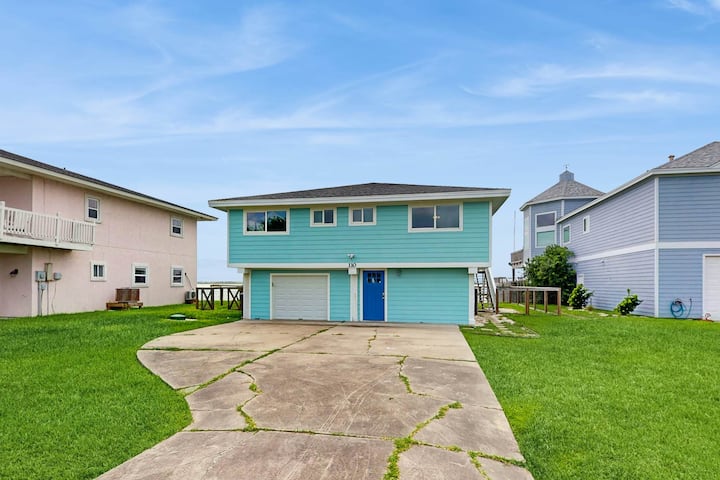 3 Br Bayfront Home - Steps To Sand & Fishing - Rockport, TX