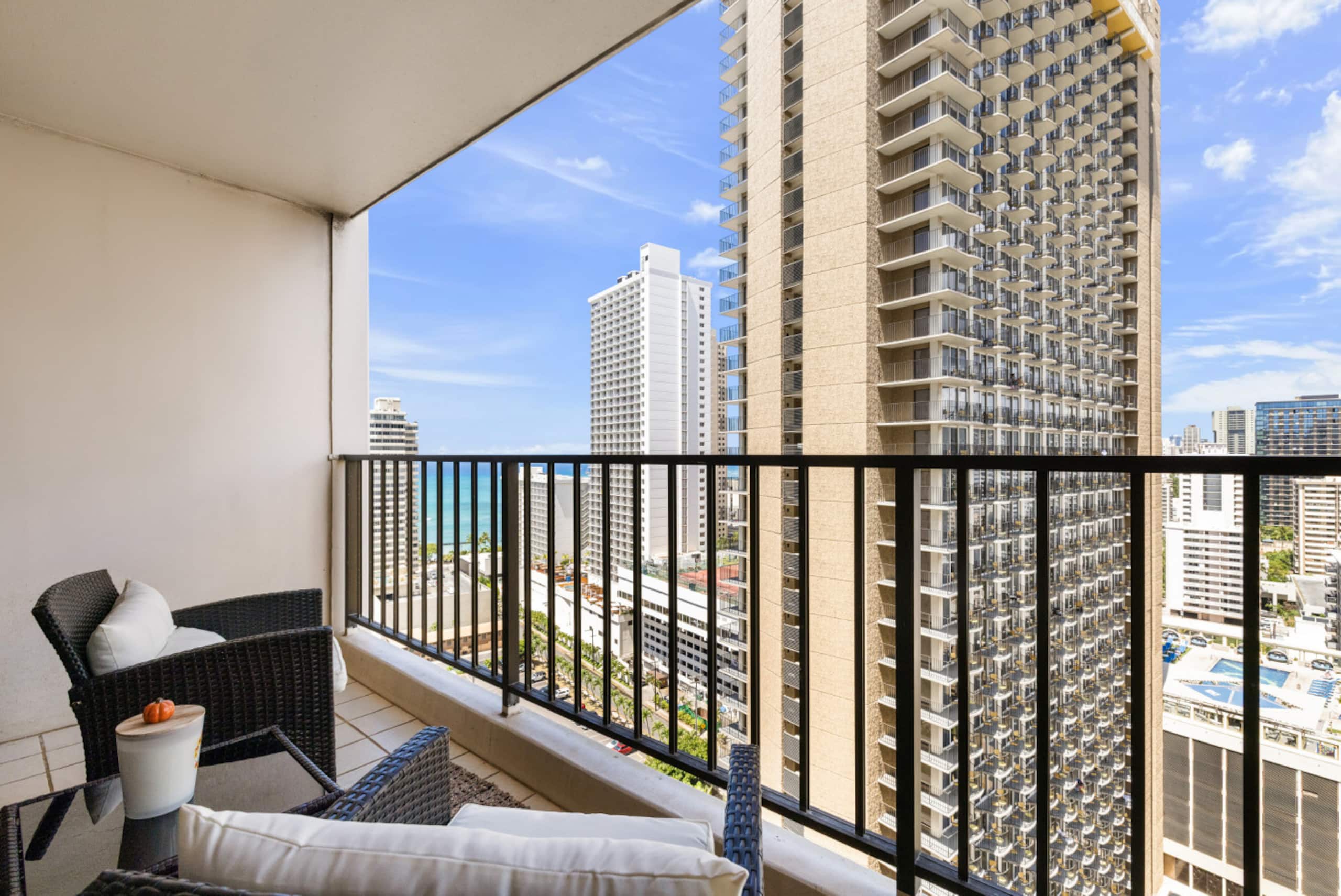 Condo in Honolulu · ★4.73 · 1 bedroom · 1 bed · 1 private bath - Image 23