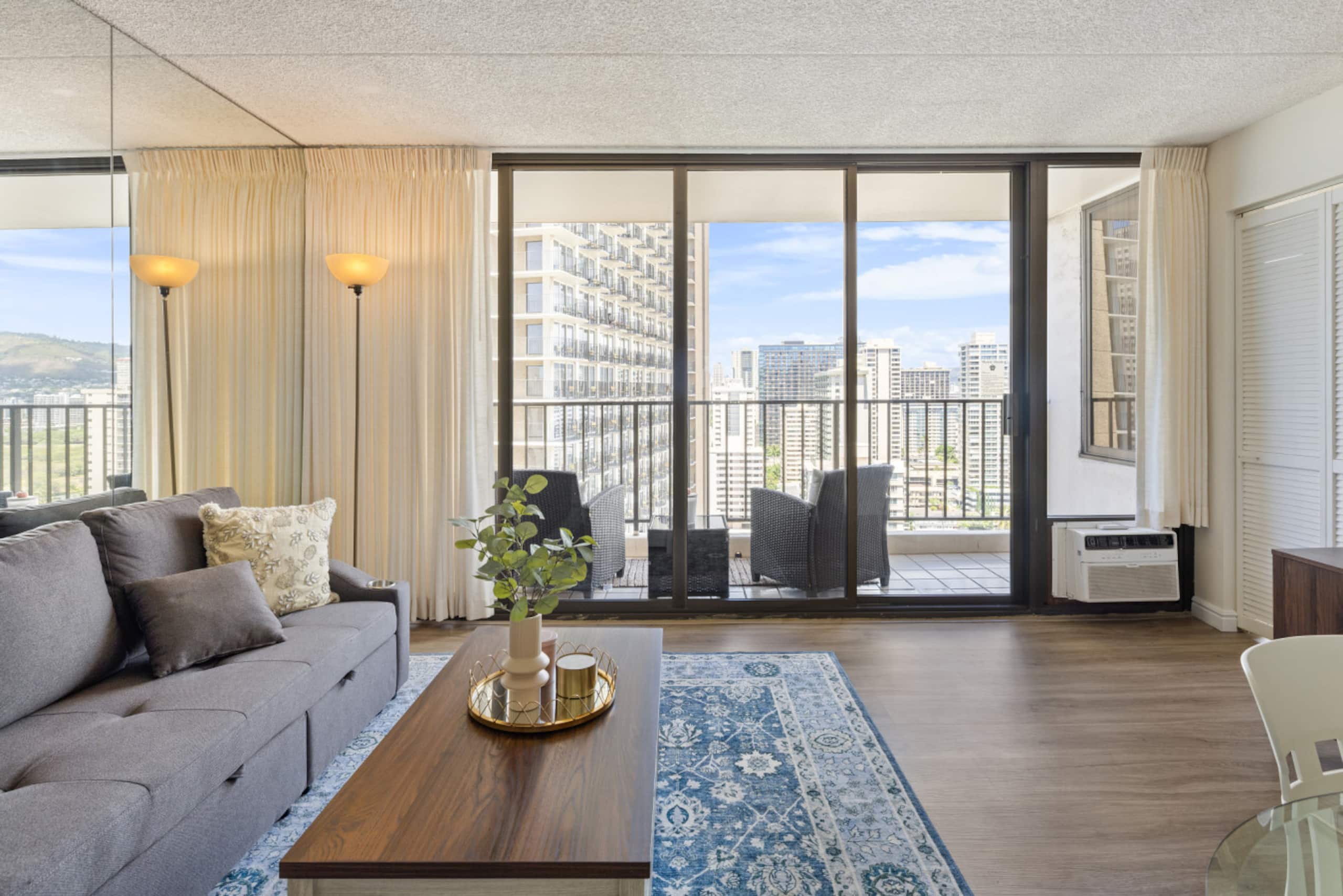 Condo in Honolulu · ★4.73 · 1 bedroom · 1 bed · 1 private bath - Image 7