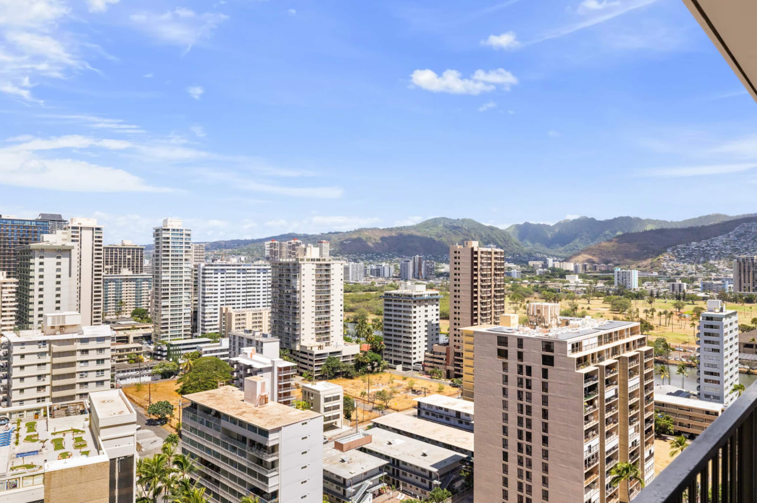 Condo in Honolulu · ★4.73 · 1 bedroom · 1 bed · 1 private bath - Image 24