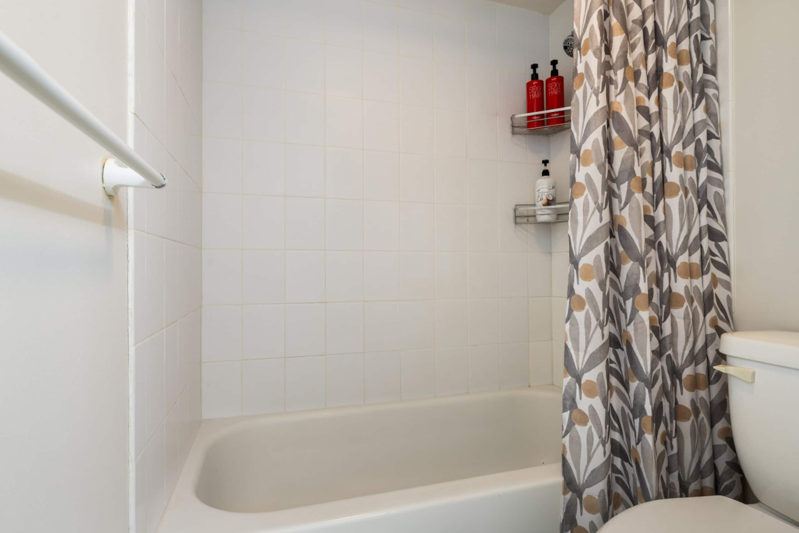 Condo in Honolulu · ★4.73 · 1 bedroom · 1 bed · 1 private bath - Image 21