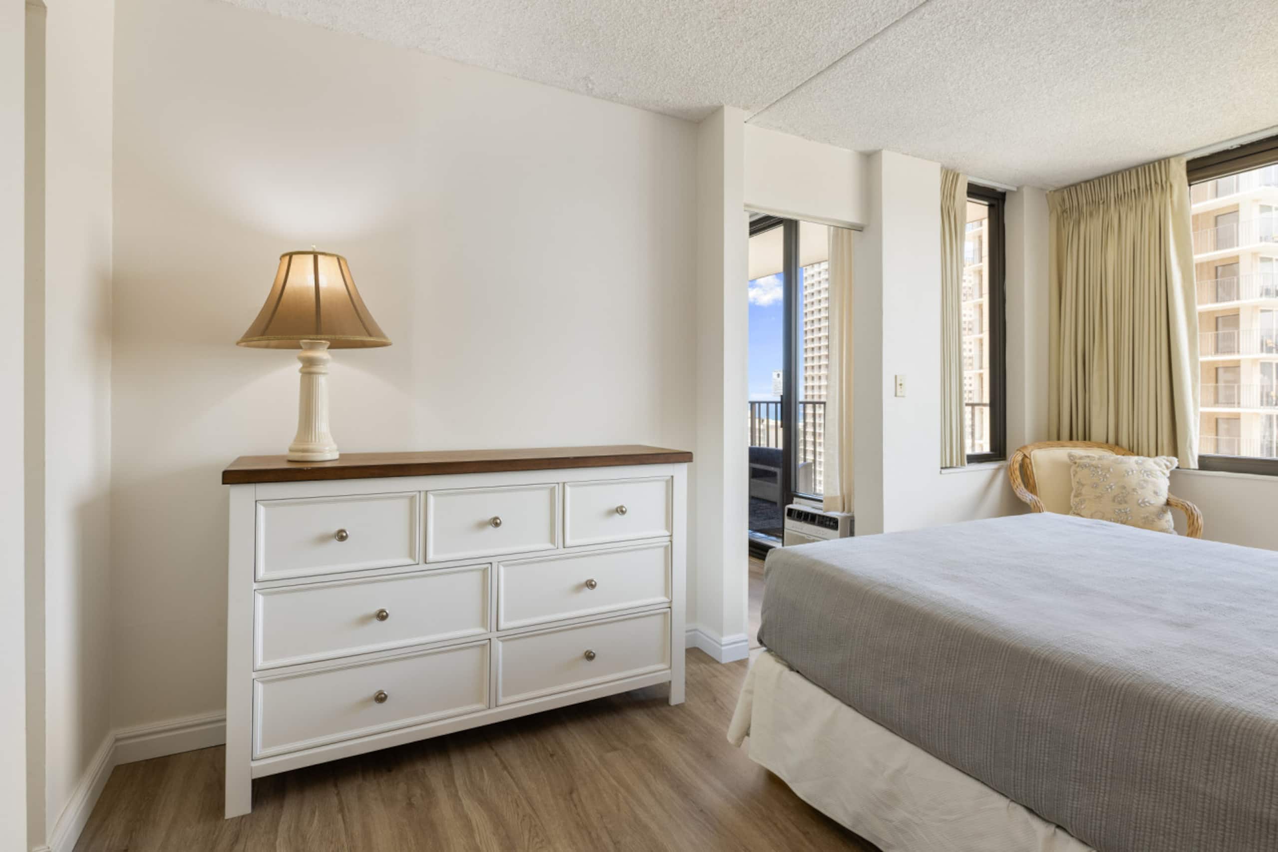 Condo in Honolulu · ★4.73 · 1 bedroom · 1 bed · 1 private bath - Image 17