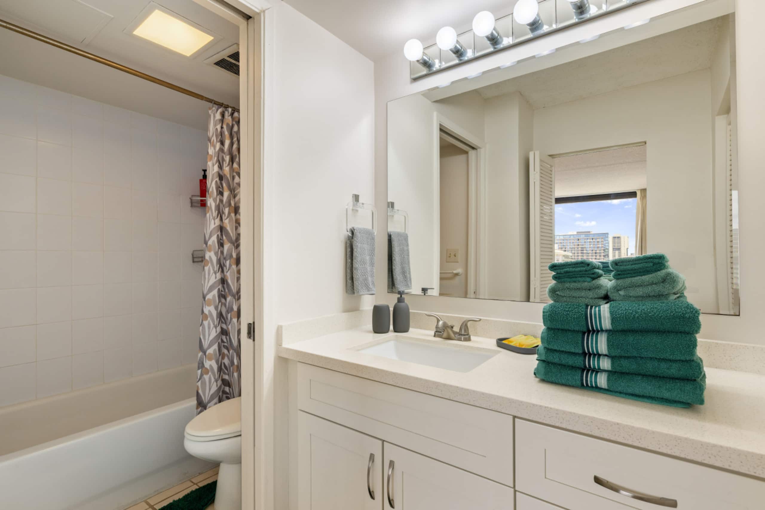Condo in Honolulu · ★4.73 · 1 bedroom · 1 bed · 1 private bath - Image 22