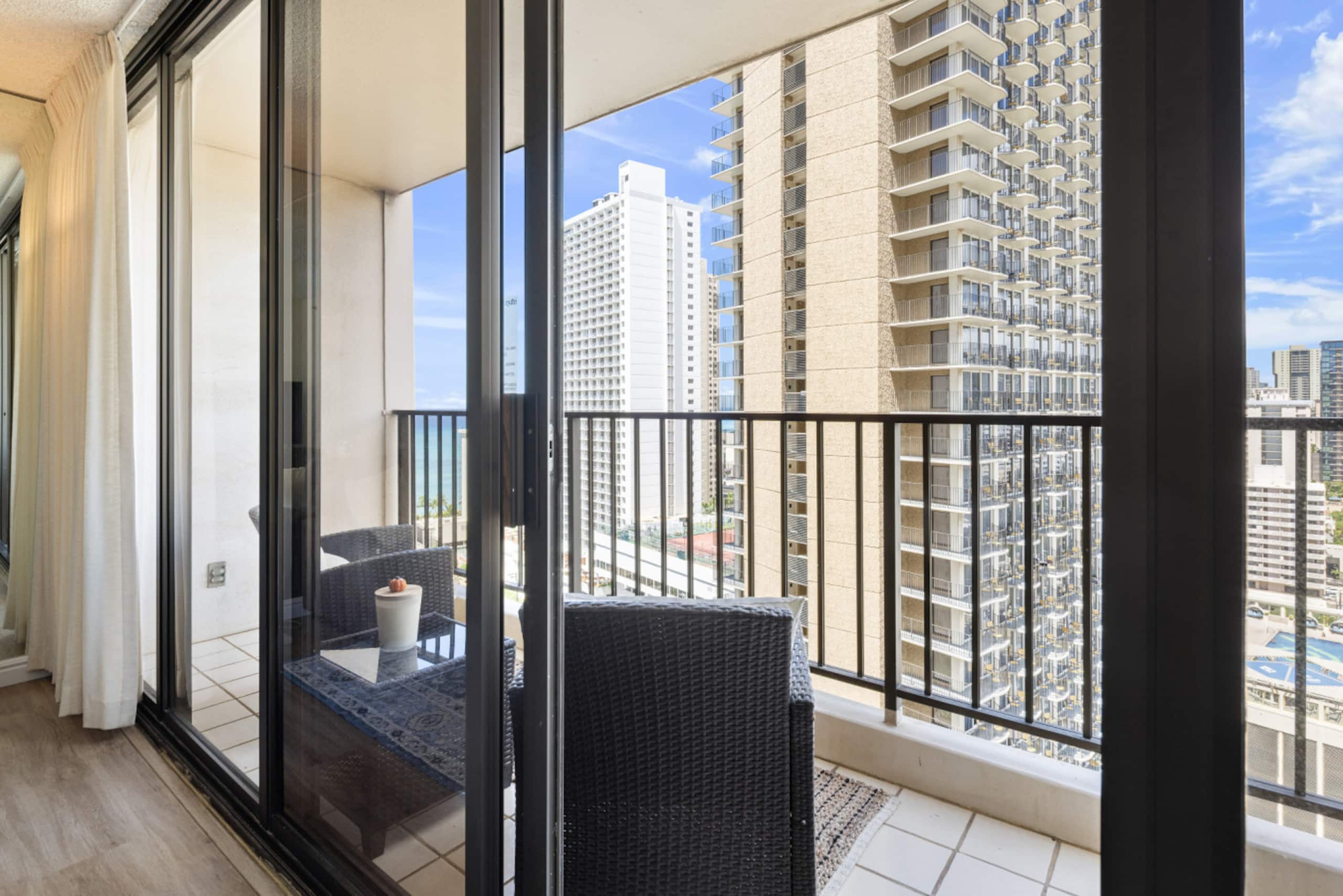 Condo in Honolulu · ★4.73 · 1 bedroom · 1 bed · 1 private bath - Image 25