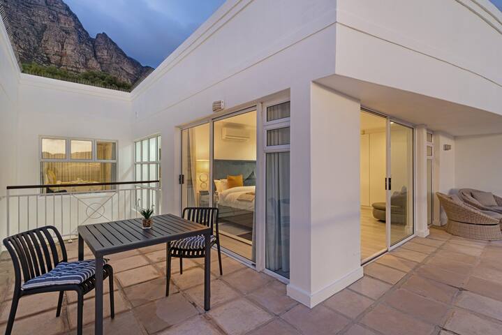 Elegant Coastal Villa with Ocean Views gallery image 5