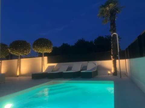 Popular Airbnb listing: Villa verana with pool in Bašanija