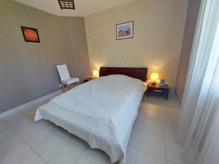 Maison de la Vigne near Sarlat_bedroom2