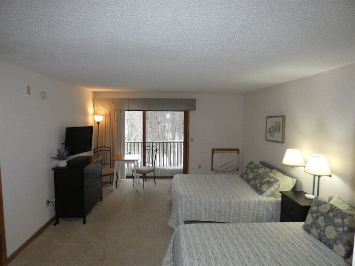 spavaća soba #2 2 bračna kreveta