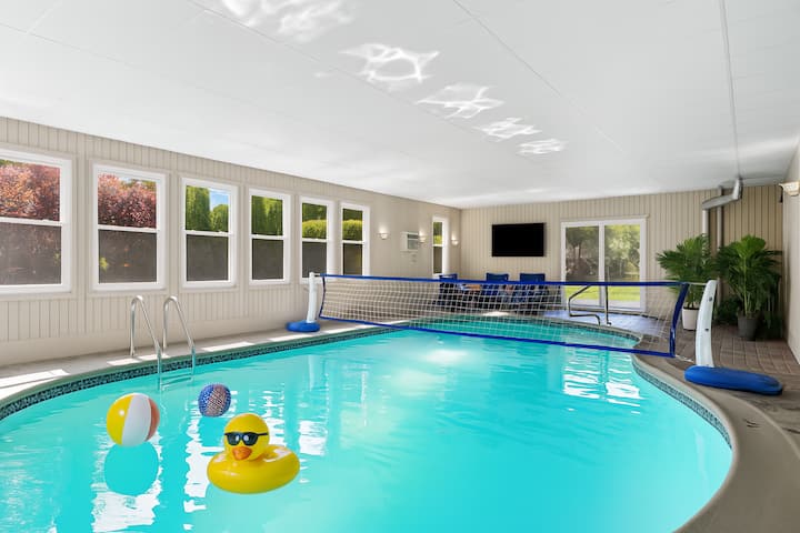 Grandma's Family Fun House with Heated Indoor Pool