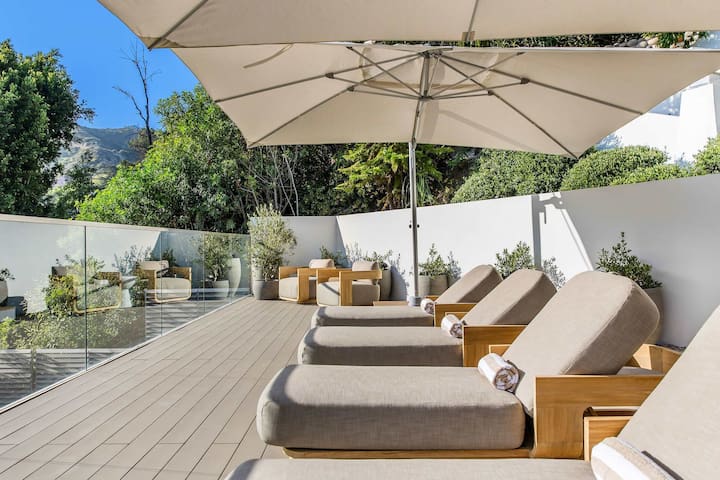 Amara by Stay Awhile Villas gallery image 4