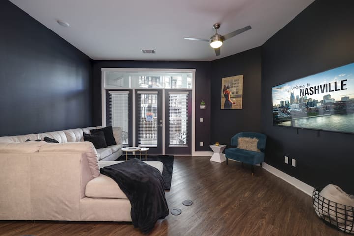 Music City’s Finest I Pool, Gym, & Prime Location!