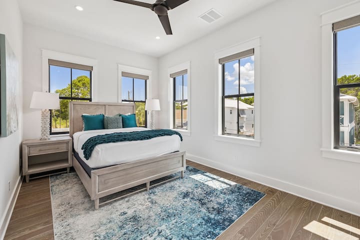 2nd Floor - Queen Guest Suite