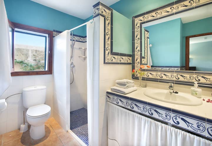 Villa Maria - Rustic Stay