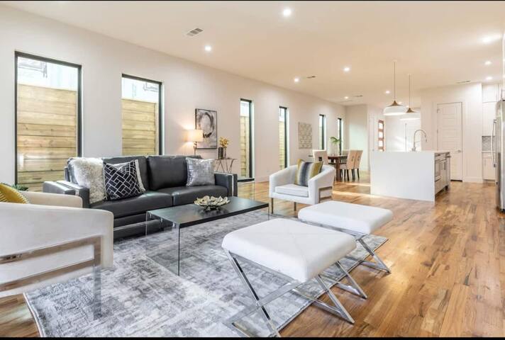 Epic Dallas Getaway | 6BR + Dual Game Rooms gallery image 3