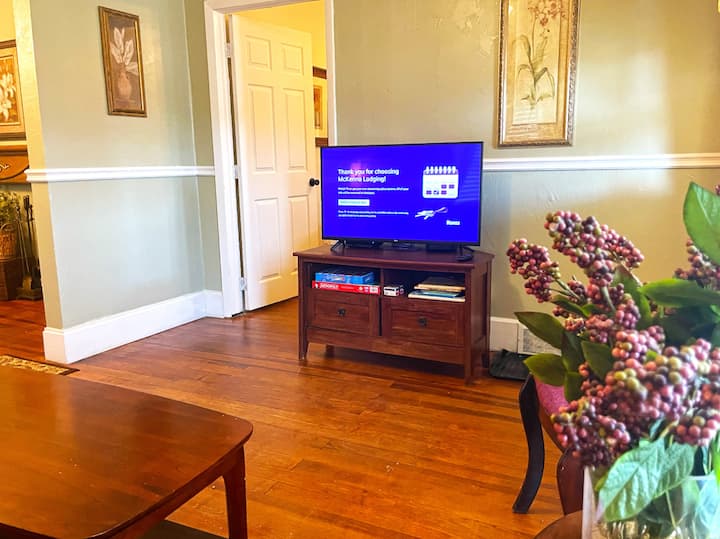 Crafton House | Two Bedrooms - West Lafayette, OH
