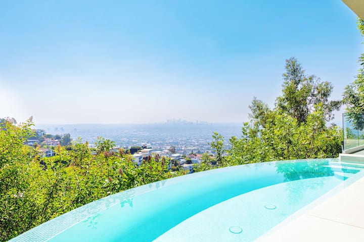 Hill 4BVilla w Infinity Pool, City Views