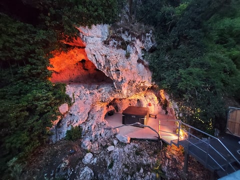 Holiday apartment with outdoor jacuzzi, overlooking the Danube (Kelheim)