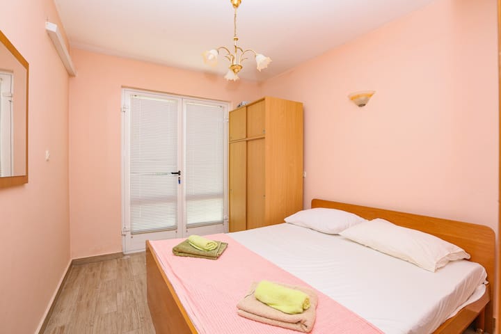 Bedroom 2, Surface: 10 m²