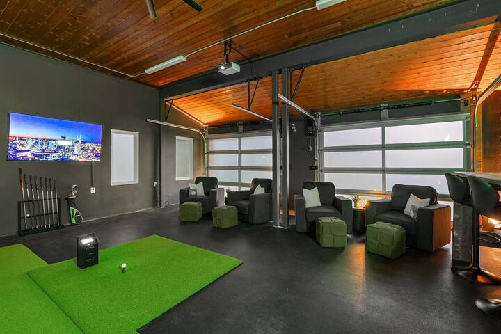 Modern East Nash Home w/ Golf Lounge & Patio gallery image 3