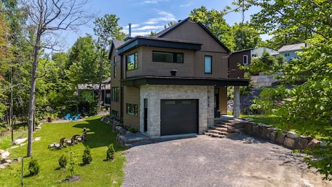 Spa, Pool table, Lake access | Le 515 Beaulac