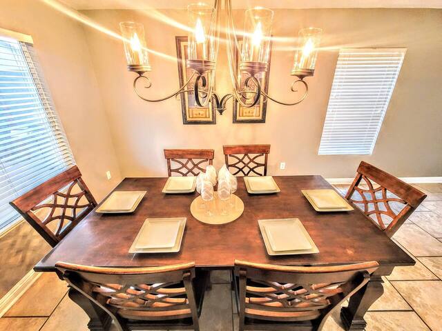 Vegas Oasis w/ Pool&Spa: mins to LV-Strip/Airport gallery image 4