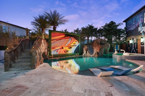 20 Bedrooms Hollywood Theme Mansion