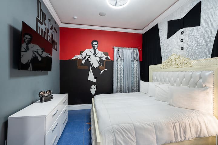ห้องนอนสวีทก็อดฟาเธอร์คิง 3 ชั้นล่าง 55" โรคุทีวี