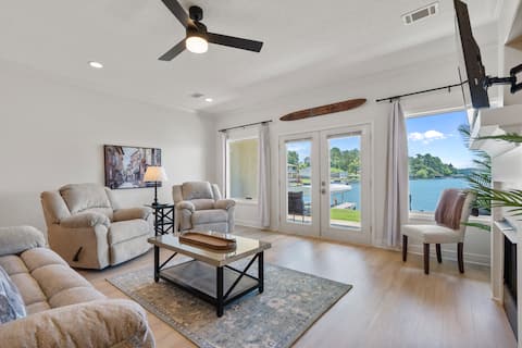 Top Airbnb: New~Level Entry Lake Escape in Lake Hamilton