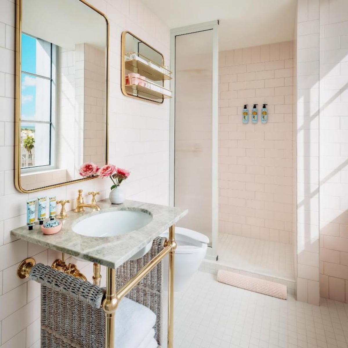 Prime Miami Beach Location + Beach Access + Pool