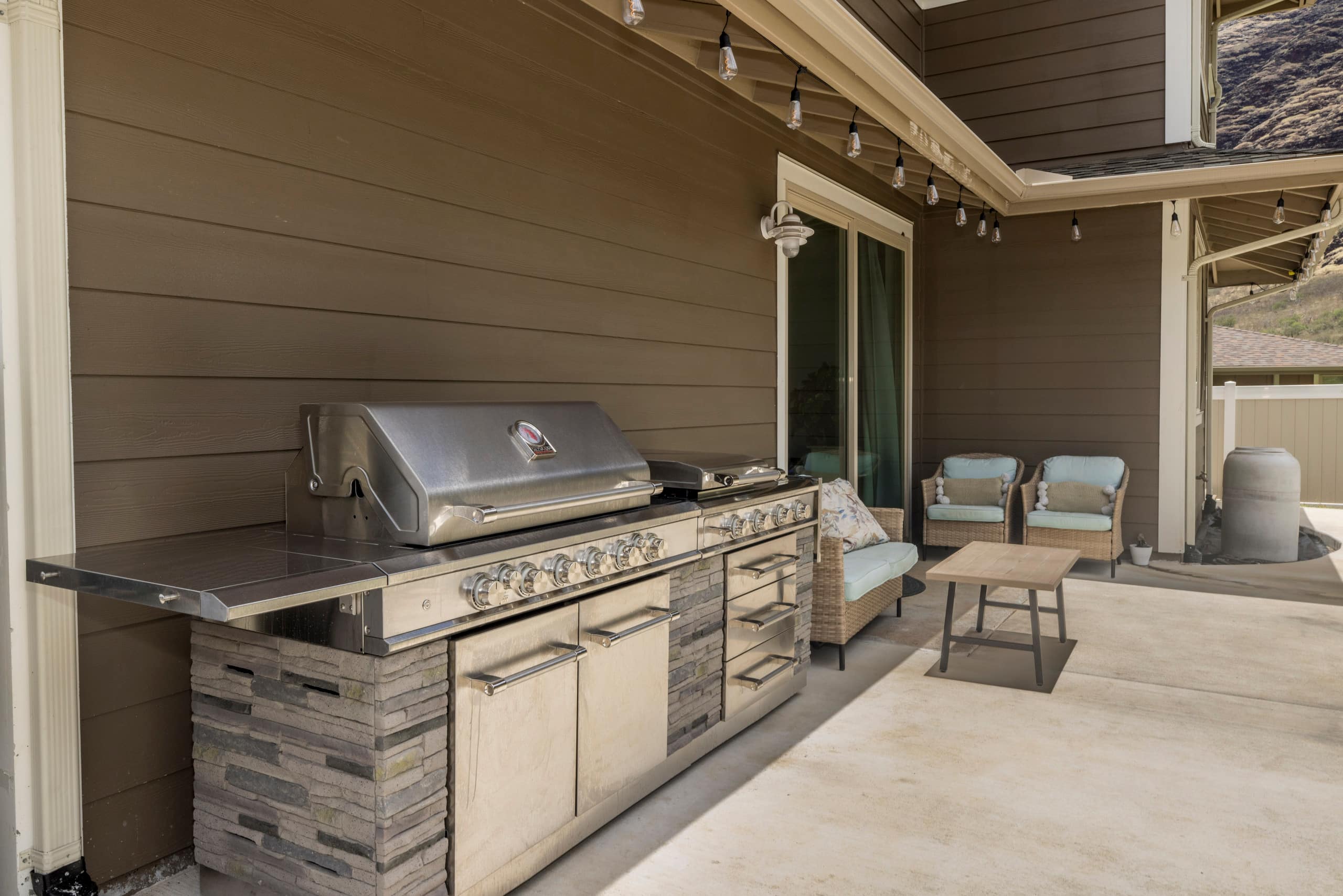 Home in Waianae · ★5.0 · 7 bedrooms · 12 beds · 5.5 private baths - Image 88