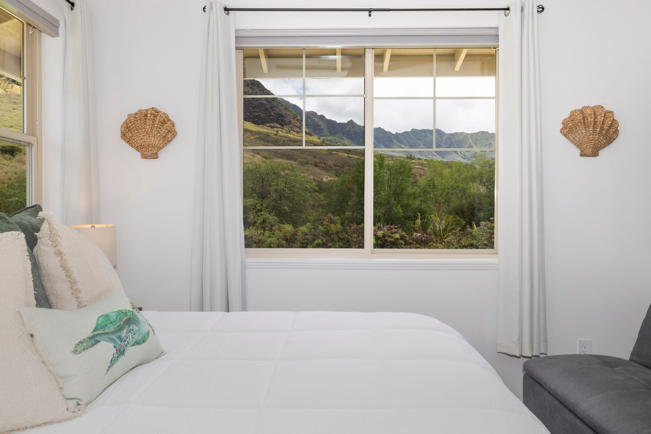 Home in Waianae · ★5.0 · 7 bedrooms · 12 beds · 5.5 private baths - Image 76