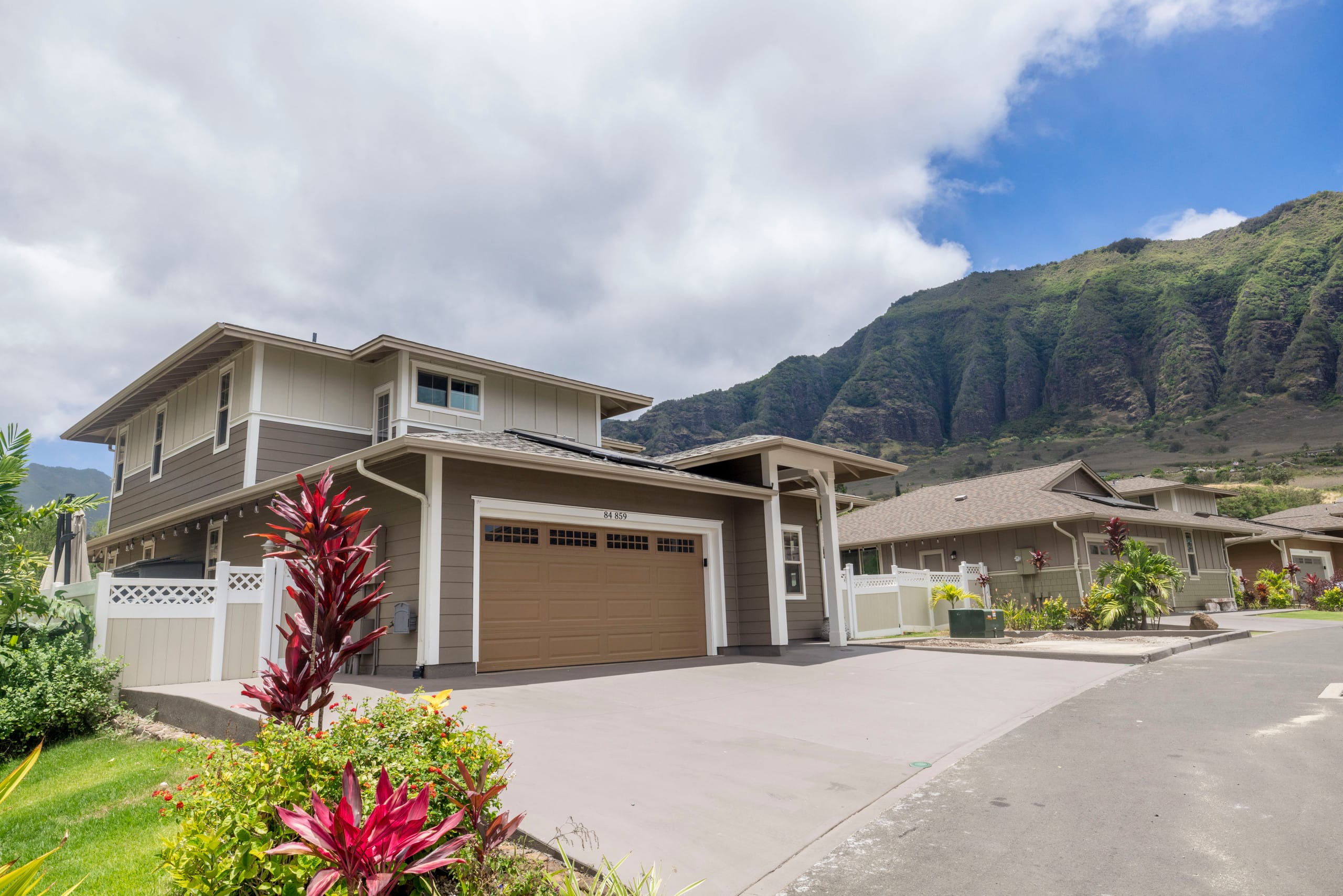 Home in Waianae · ★5.0 · 7 bedrooms · 12 beds · 5.5 private baths - Image 93