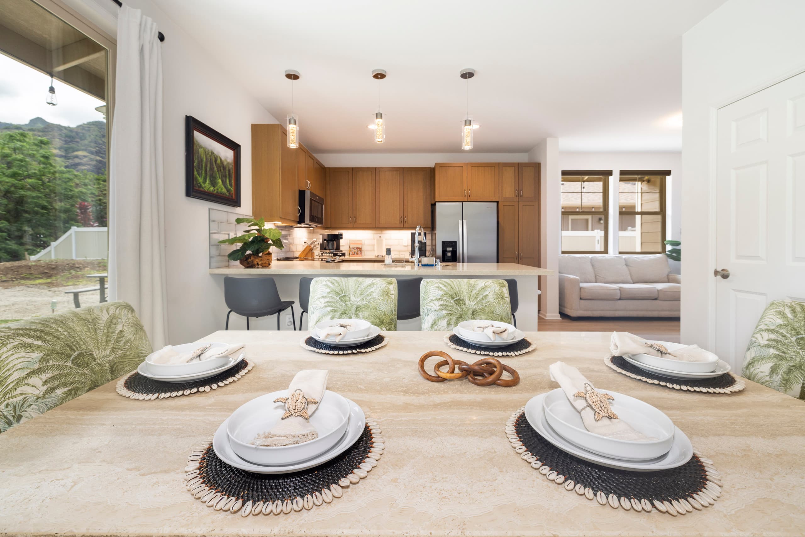 Home in Waianae · ★5.0 · 7 bedrooms · 12 beds · 5.5 private baths - Image 53