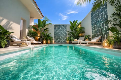 Villa Aman pool and heated jacuzzi
