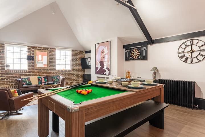 Coastal Apt Stay- Pool Table/ Darts/pet-friendly - 브라이턴