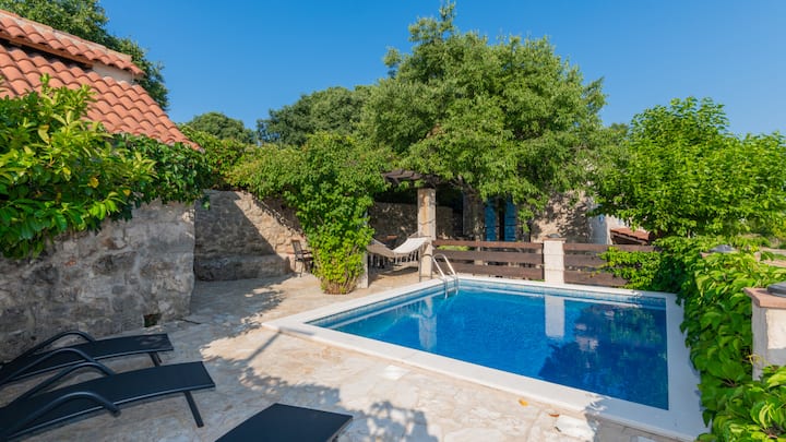 Villa Toni - Makarska By Villas Guide - Imotski