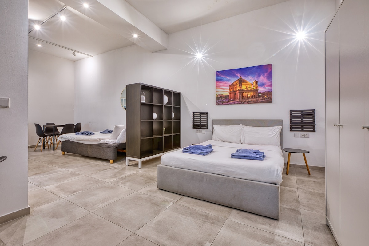 Spacious, modern studio with kitchenette Goblu-2