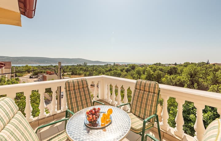Amazing Apartment In Seline With Wifi - Starigrad