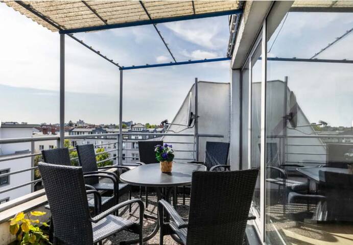 Perfect for Groups Luxury 16 Guests Central Berlin gallery image 2