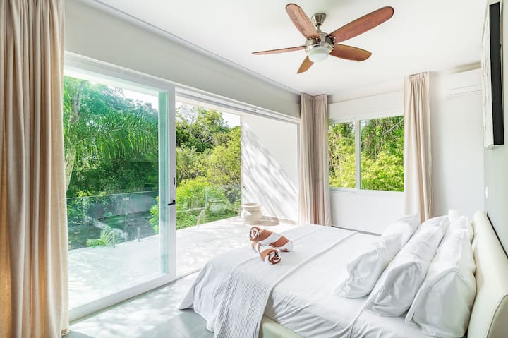 Cama,Foto de toda la habitación